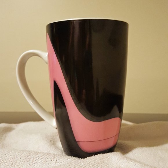 Christopher Vine & Maxwell & Williams Heel Mug - Picture 3 of 4